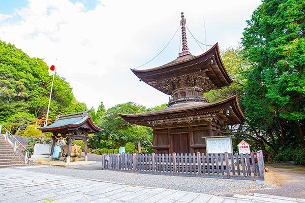 花岡八幡宮（多宝塔）