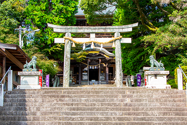 花岡八幡宮（多宝塔）