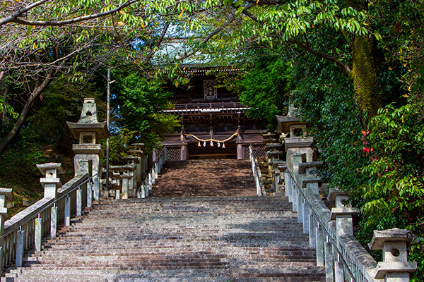 花岡八幡宮（多宝塔）